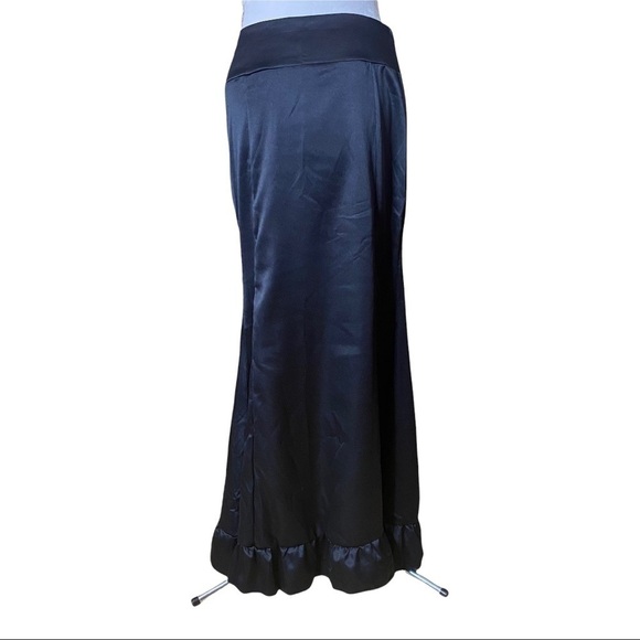 Black Ruffled Lace-Up Maxi Skirt. Juniors size L - Picture 3 of 6